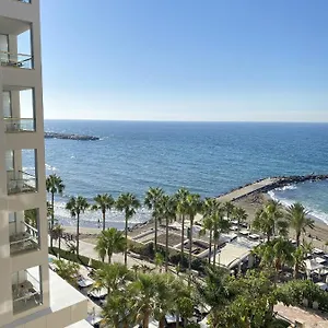 Apartamento Precioso En Primera Línea De Playa, Marbella
